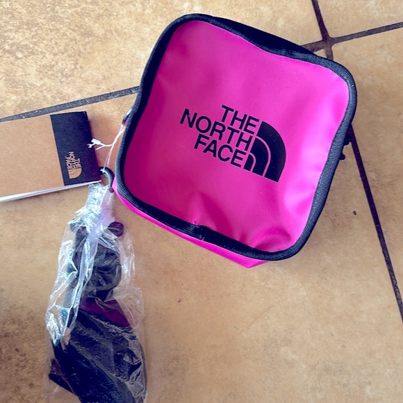 The North Face Handbags - The Northface Barduu II